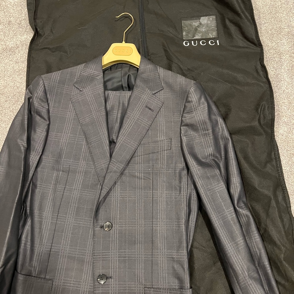 AUTHENTIC GUCCI Suit | Wool & Silk Blend | Size 48R